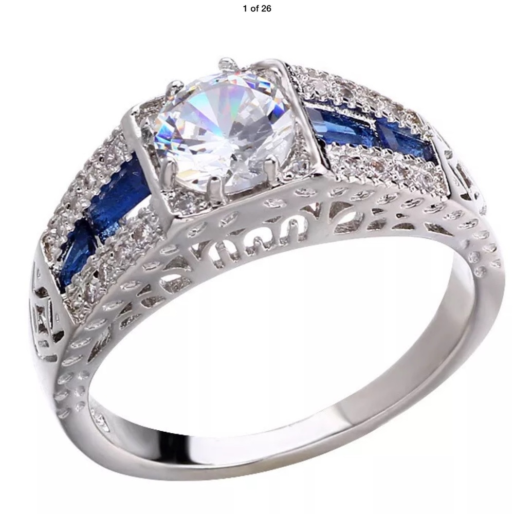 NWT Beautiful sterling silver ring